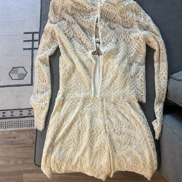 Saylor Cream Lace Romper - Picture 3 of 5
